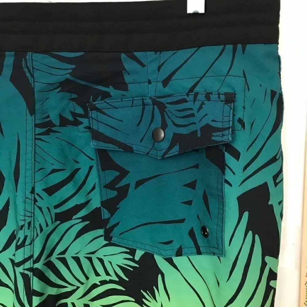 Old Navy California Size 38 Board Shorts! - Picture 2 of 13